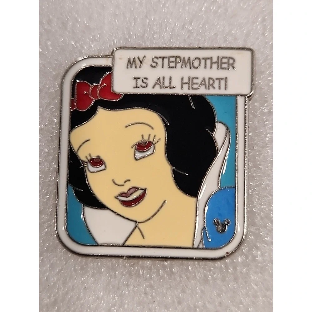 Disney‎ Pin Snow White Princess Quote My Stepmother is all heart DLR 2007 51762